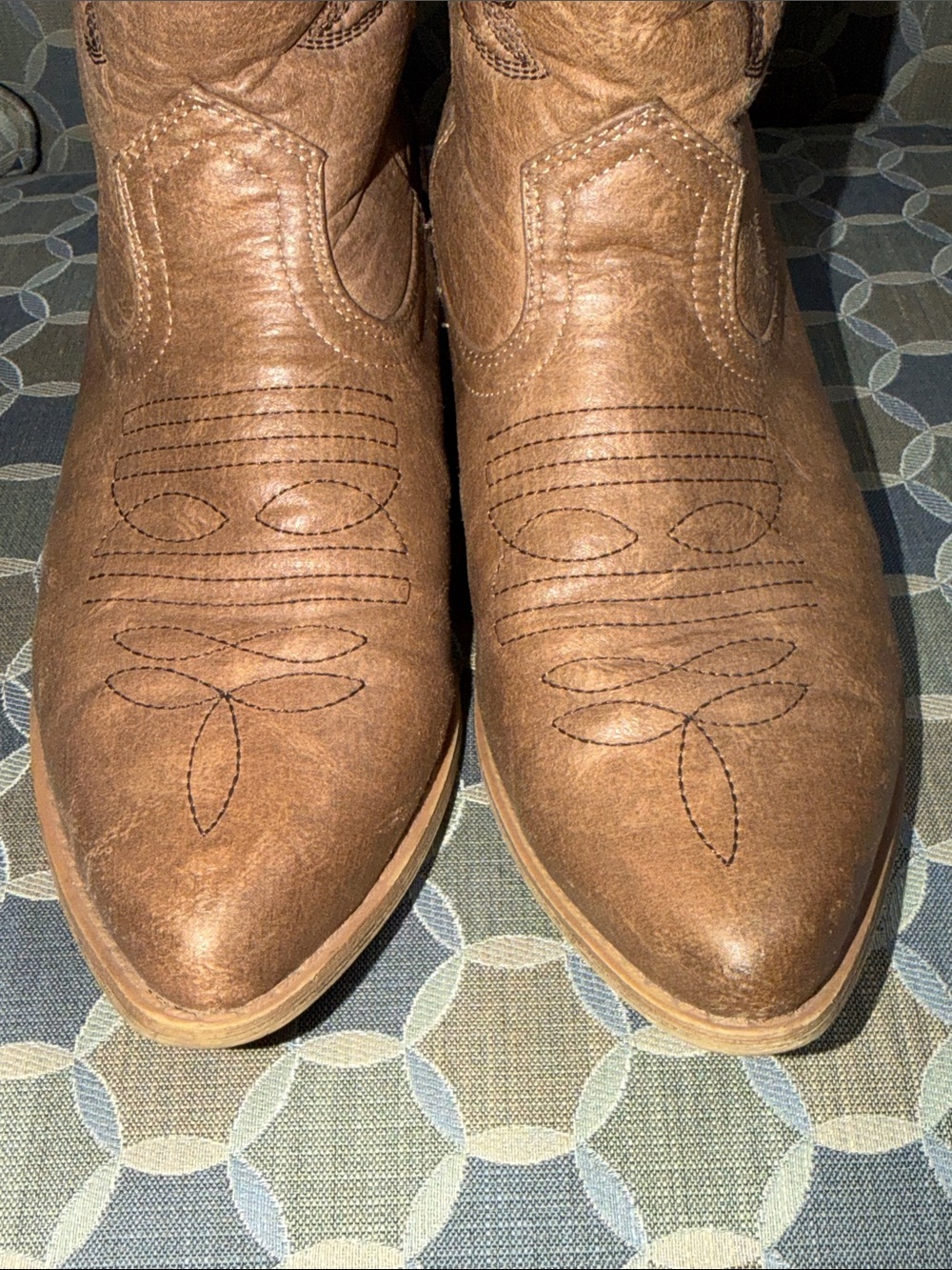 Women’s 10M Tan Embroidered Western Cowgirl Boots - Picture 10 of 10